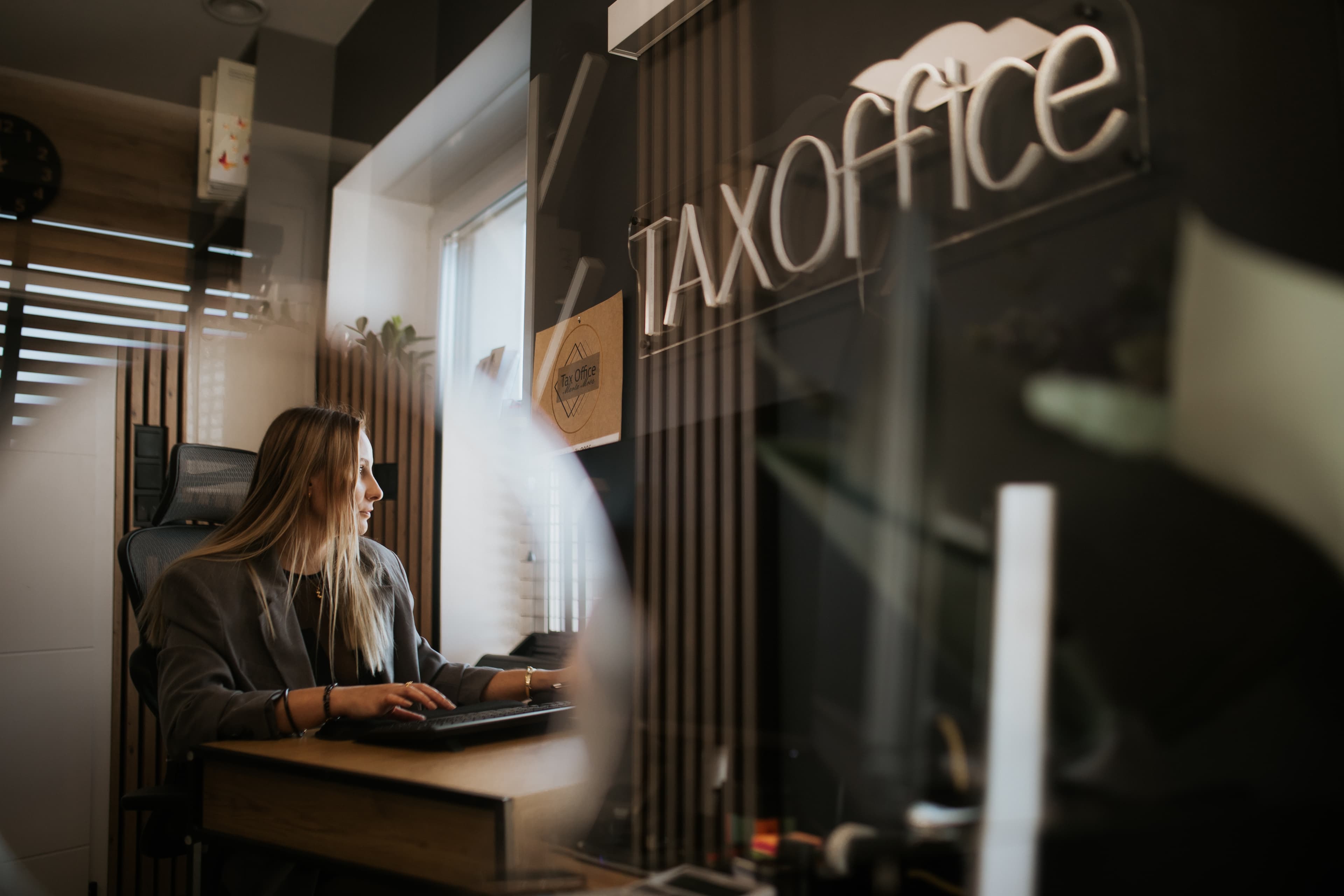 KIBR Hero Background